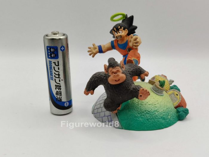 Goku Chasing Bubbles Megahouse