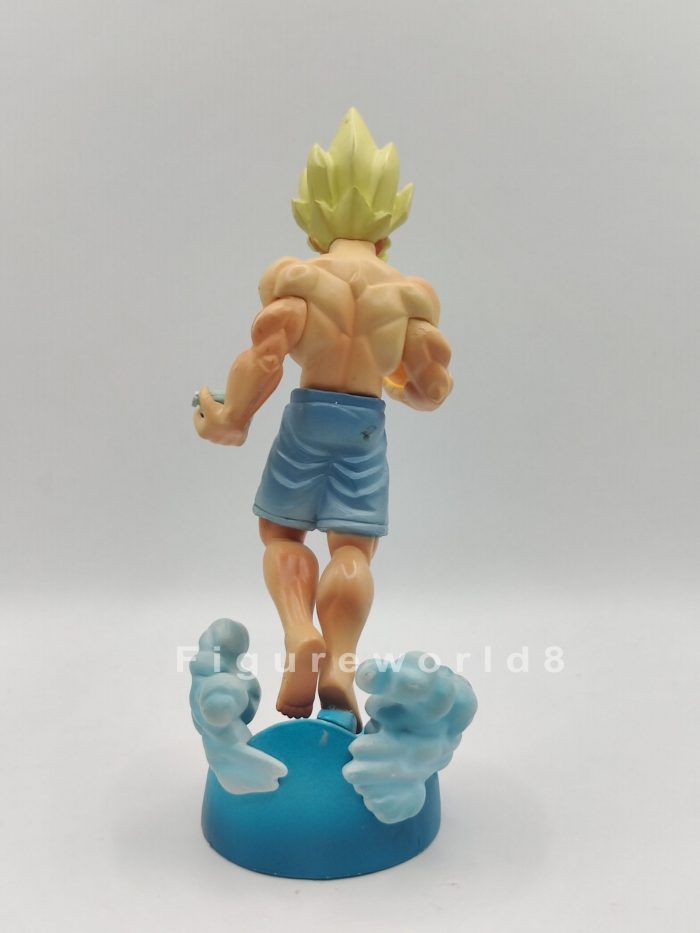 Super Saiyan Goku with Dragon Ball & Scouter Megahouse