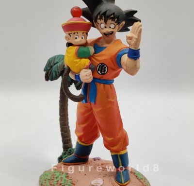 Goku Carrying Baby Gohan Megahouse